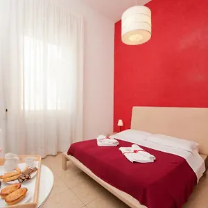 Couette-café Mirage, Lecce